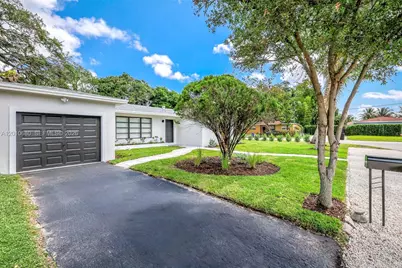 981 NE 152nd St, Miami, FL 33162 - Photo 3