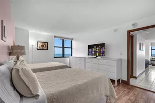 2555 Collins Ave, Miami Beach, FL 33140 - Photo 17