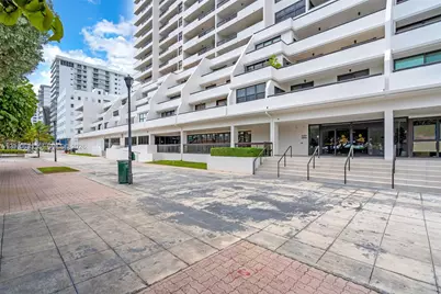 2555 Collins Ave #2401, Miami Beach, FL 33140 - Photo 29