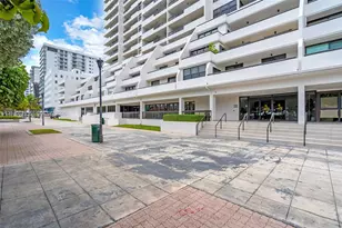 2555 Collins Ave, Miami Beach, FL 33140 - Photo 29