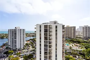 3701 N Country Club Dr, Aventura, FL 33180 - Photo 35