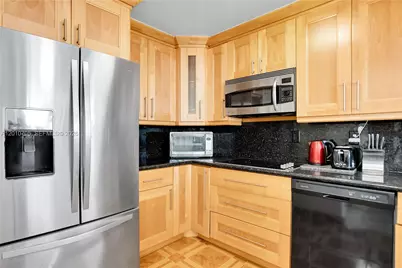 3701 N Country Club Dr #2203, Aventura, FL 33180 - Photo 15
