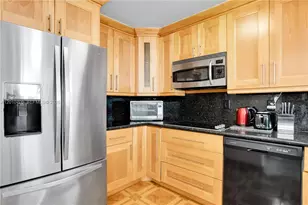 3701 N Country Club Dr, Aventura, FL 33180 - Photo 15