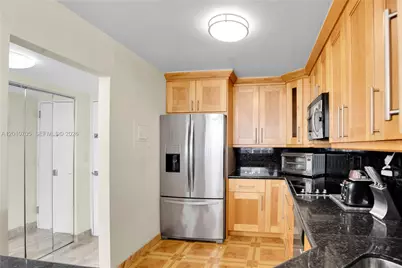 3701 N Country Club Dr #2203, Aventura, FL 33180 - Photo 13