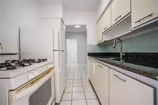 7640 Carlyle Ave, Miami Beach, FL 33141 - Photo 7