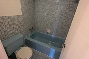 1351 NE Miami Gardens Dr, Miami, FL 33179 - Photo 11