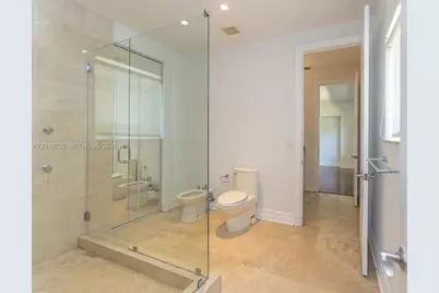 425 N Shore Dr, Miami Beach, FL 33141 - Photo 9