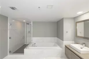 400 Sunny Isles Blvd, Sunny Isles Beach, FL 33160 - Photo 19