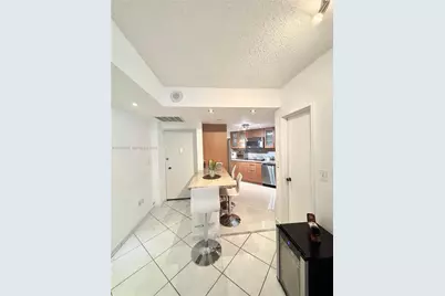999 Brickell Bay Dr #1905, Miami, FL 33131 - Photo 15