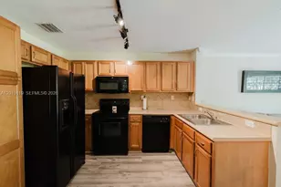 3011 SW 128th Ave, Miramar, FL 33027 - Photo 9