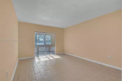 18900 NE 3rd Ct #520, Miami, FL 33179 - Photo 9