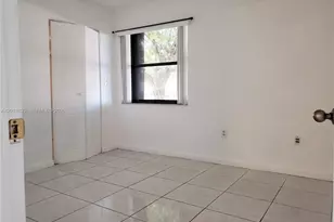 10020 NW 9th St Cir, Miami, FL 33172 - Photo 7