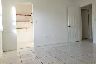 10020 NW 9th St Cir, Miami, FL 33172 - Photo 11