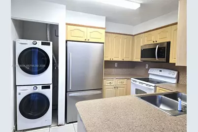 10020 NW 9th St Cir #102, Miami, FL 33172 - Photo 5