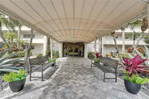 575 Oaks Ln, Pompano Beach, FL 33069 - Photo 3