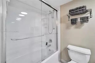575 Oaks Ln, Pompano Beach, FL 33069 - Photo 35