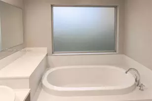 2950 NE 188th St, Aventura, FL 33180 - Photo 17
