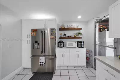 11021 SW 4th St, Sweetwater, FL 33174 - Photo 11