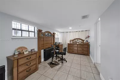 11021 SW 4th St, Sweetwater, FL 33174 - Photo 13