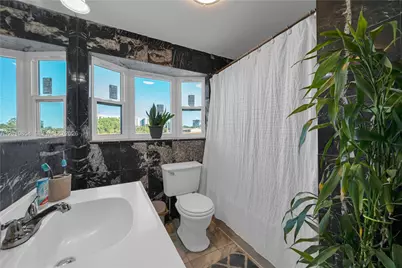 11021 SW 4th St, Sweetwater, FL 33174 - Photo 21
