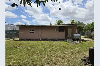 1051 E 18th St, Hialeah, FL 33013 - Photo 29