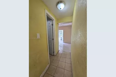 1051 E 18th St, Hialeah, FL 33013 - Photo 17