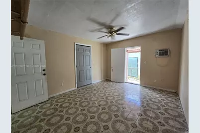 1051 E 18th St, Hialeah, FL 33013 - Photo 21