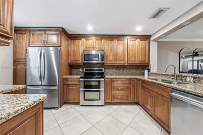 1140 NW 99th Ave #70, Pembroke Pines, FL 33024 - Photo 3