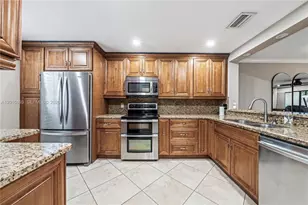 1140 NW 99th Ave, Pembroke Pines, FL 33024 - Photo 3