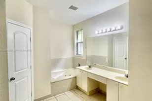 8514 NW 111th Ct, Doral, FL 33178 - Photo 21