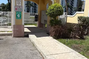 2086 NE 167th St, North Miami Beach, FL 33162 - Photo 11