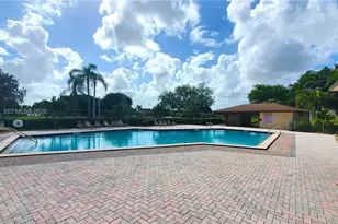 901 SW 128th Ave, Pembroke Pines, FL 33027 - Photo 27
