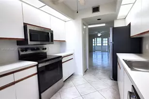 901 SW 128th Ave, Pembroke Pines, FL 33027 - Photo 13