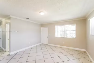 11460 SW 199th St, Miami, FL 33157 - Photo 3