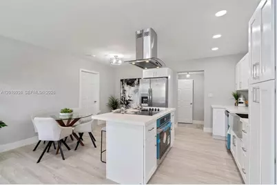 925 NW 84th St, Miami, FL 33150 - Photo 9