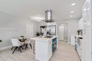 925 NW 84th St, Miami, FL 33150 - Photo 9