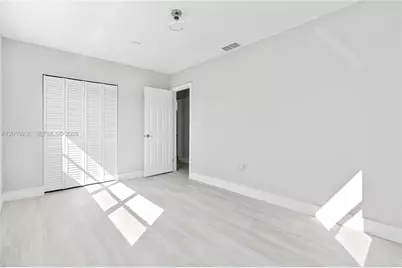 925 NW 84th St, Miami, FL 33150 - Photo 15