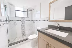 1825 W 44th Pl, Hialeah, FL 33012 - Photo 15