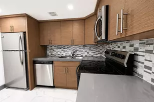 1825 W 44th Pl, Hialeah, FL 33012 - Photo 5