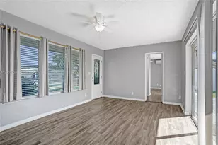 949 SE 10th Ct, Pompano Beach, FL 33060 - Photo 17