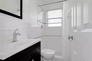 949 SE 10th Ct, Pompano Beach, FL 33060 - Photo 21