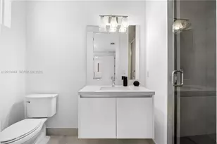 9915 NW 75th St, Doral, FL 33178 - Photo 15