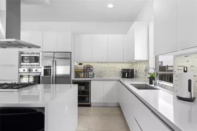 9915 NW 75th St #9915, Doral, FL 33178 - Photo 7