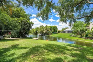 1367 Riverside Cir, Wellington, FL 33414 - Photo 25
