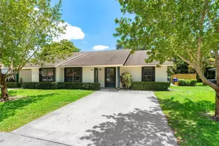 1367 Riverside Cir, Wellington, FL 33414 - Photo 3