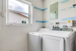1621 NW 85th Way, Plantation, FL 33322 - Photo 29