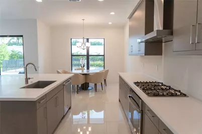 8151 Laurel Falls Dr, Boca Raton, FL 33496 - Photo 9