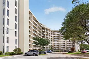 3090 N Course Dr, Pompano Beach, FL 33069 - Photo 17