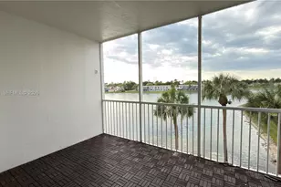 10730 NW 66th St, Doral, FL 33178 - Photo 41