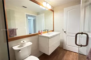 10730 NW 66th St, Doral, FL 33178 - Photo 19
